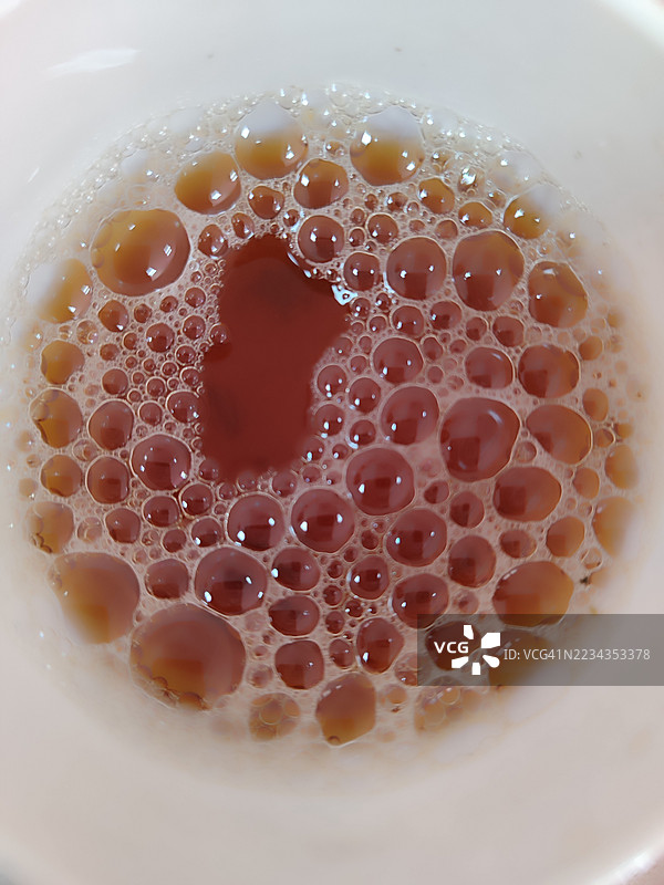 茶杯中的气泡特写图片素材
