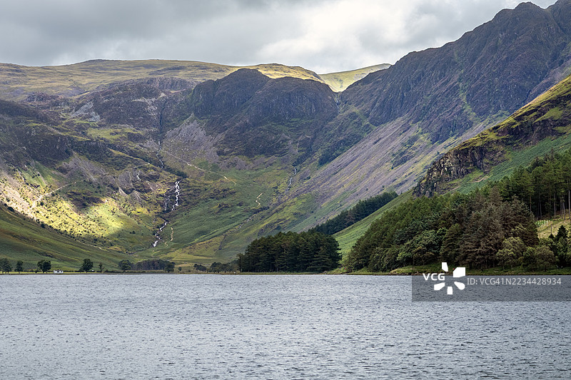 巴特米尔湖与山脉，湖区，英格兰图片素材