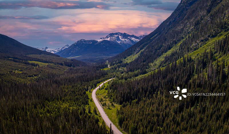 加拿大海天公路上的公路旅行图片素材