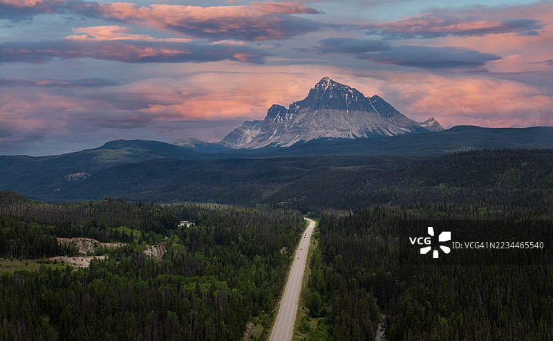 加拿大落基山脉的公路旅行图片素材