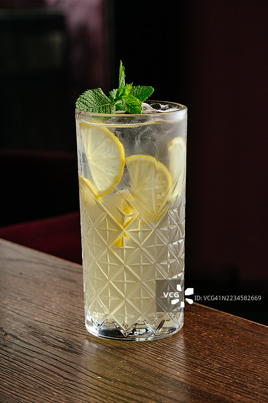 无酒精的柠檬薄荷莫吉托图片素材