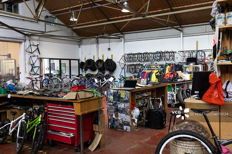 自行车修理车间内部图片素材