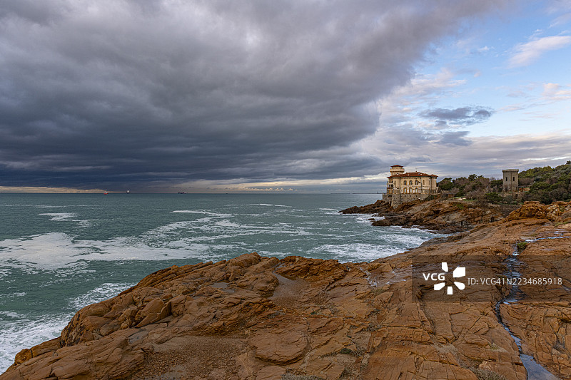 托斯卡纳,卡拉富里亚悬崖上的博卡莱城堡,利沃诺图片素材