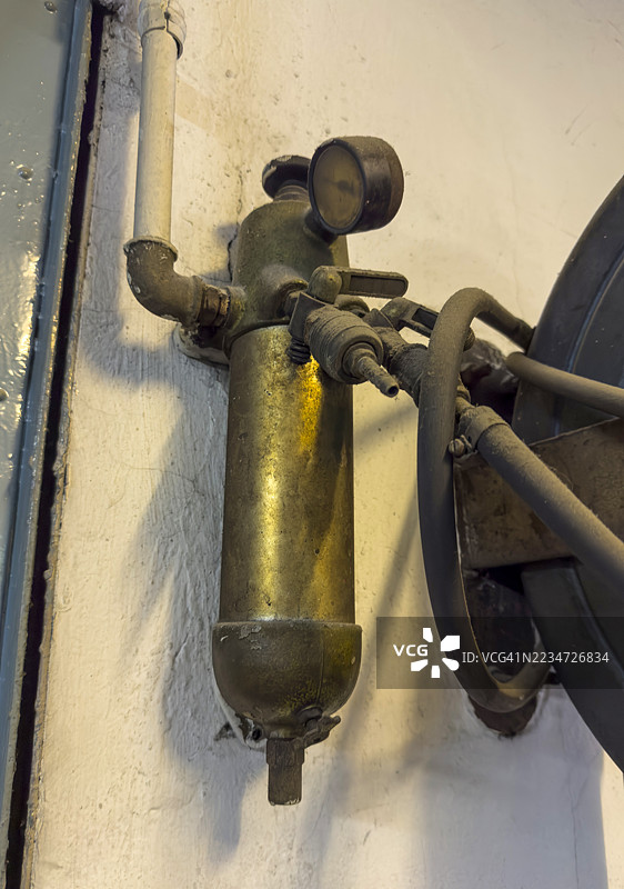 旧工业压力表图片素材