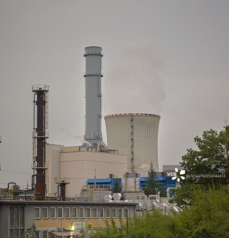 乡村的大型工业塔结构图片素材