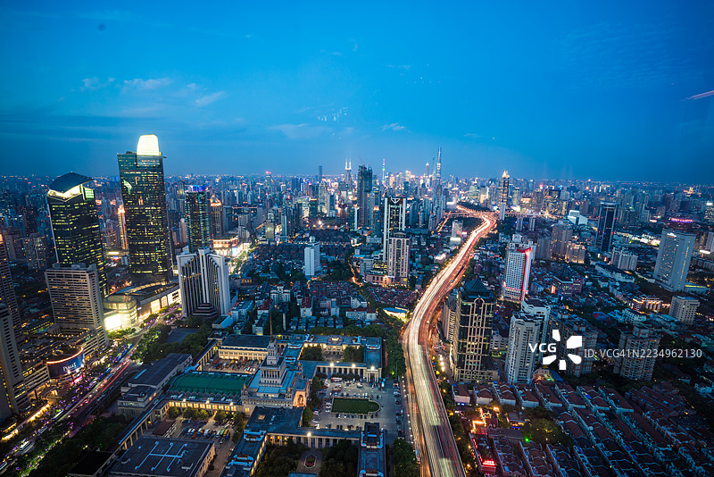 上海静安区南北高架路的航拍摄影，上海，中国，亚洲。图片素材