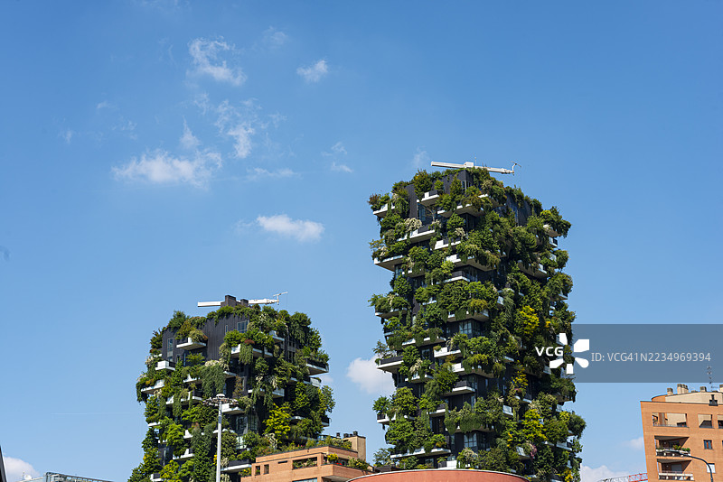 博斯科垂直森林或垂直森林。现代可持续建筑图片素材