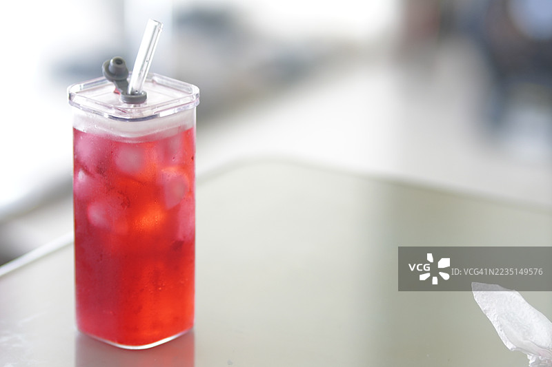 冰镇红汽水图片素材