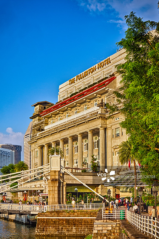 新加坡，富丽敦酒店和卡文纳桥图片素材