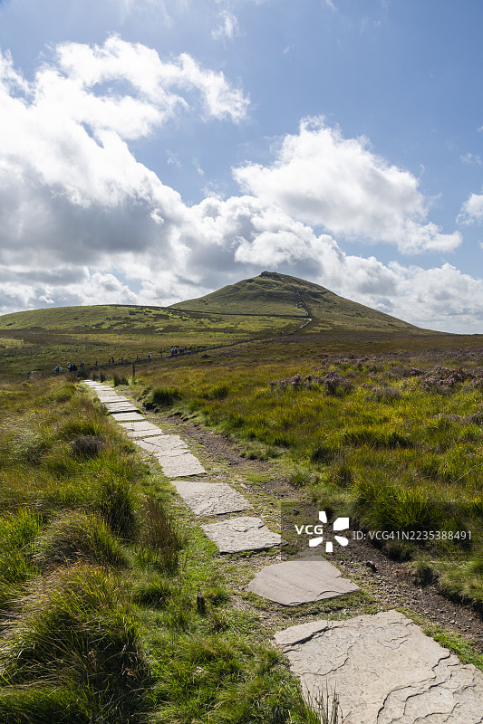 通往英格兰柴郡麦克尔斯菲尔德附近的舒特林斯洛的步道图片素材
