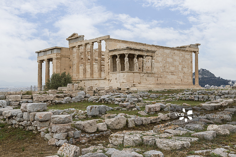 古老历史遗迹厄瑞克提翁神庙，又称雅典卫城山上的雅典娜旧庙，位于希腊雅典。图片素材