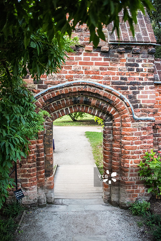 富勒姆宫的围墙花园拱门图片素材