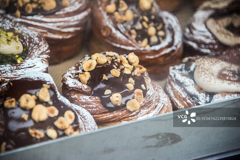 巧克力榛子可颂玛芬点心图片素材