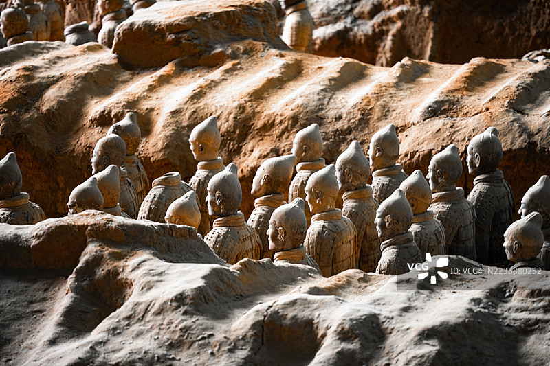 秦始皇陵中的兵马俑雕像图片素材