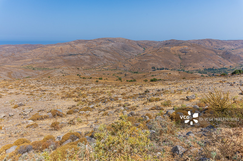 干旱的山区景观图片素材