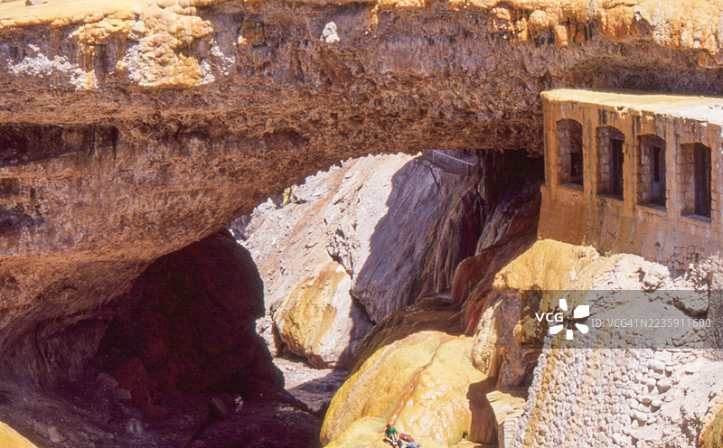 1981年门多萨省印加石桥地质构造老照片 - 阿根廷门多萨图片素材