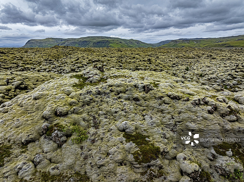 熔岩、苔藓、山脉、多云、夏季、鸟瞰图、埃尔德拉恩、基尔基尤巴尔克劳斯图尔、冰岛图片素材