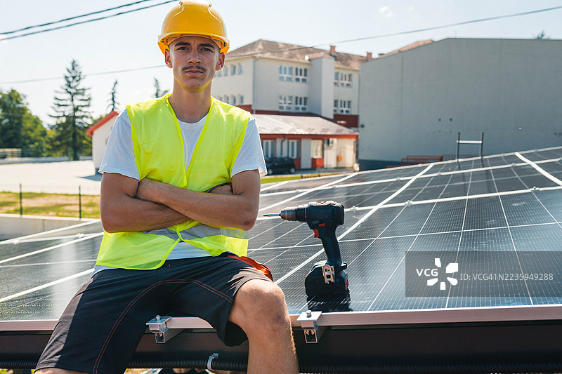 让我们看看有什么不对劲的地方图片素材