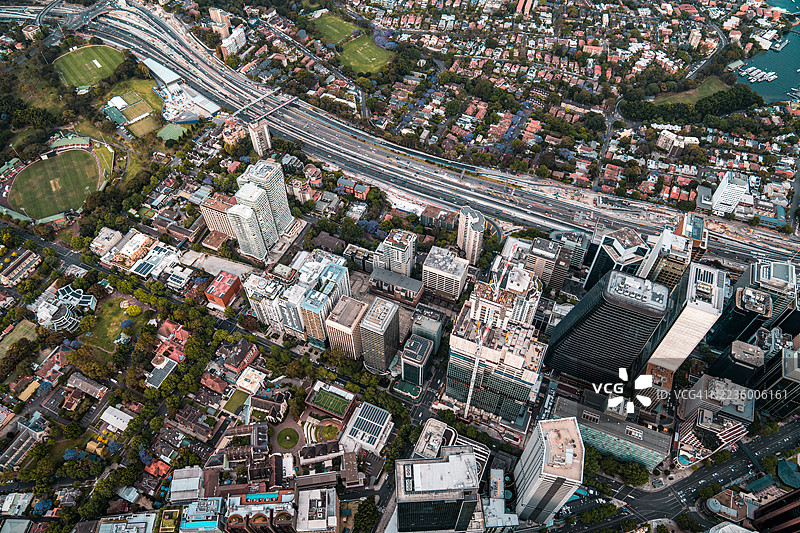 现代城市基础设施连接北悉尼商业区交通网络图片素材