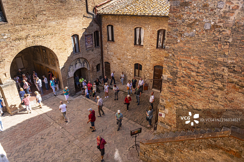 托斯卡纳,圣吉米尼亚诺,市政厅的庭院图片素材