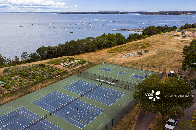 缅因州卡斯科湾的飞碟球场鸟瞰图图片素材