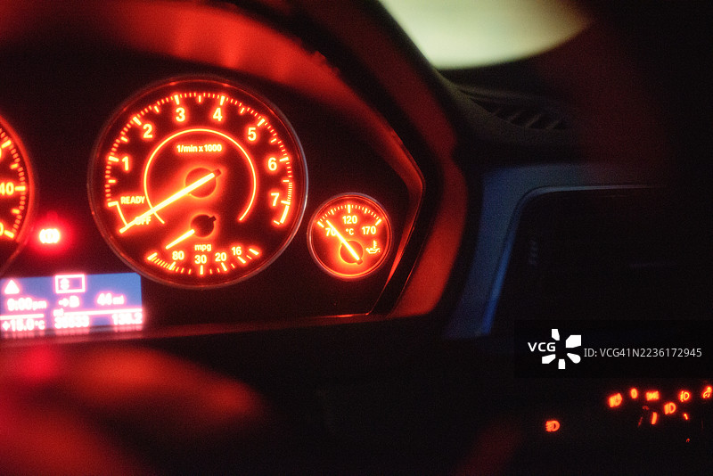 汽车仪表盘 - 温度计图片素材