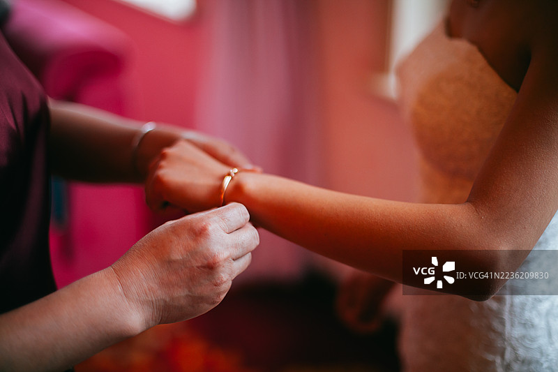 亚洲新娘和新郎图片素材