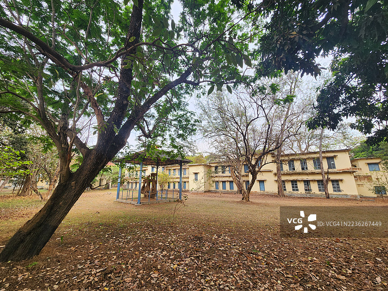 香提尼克坦博尔布尔大学校园图片素材