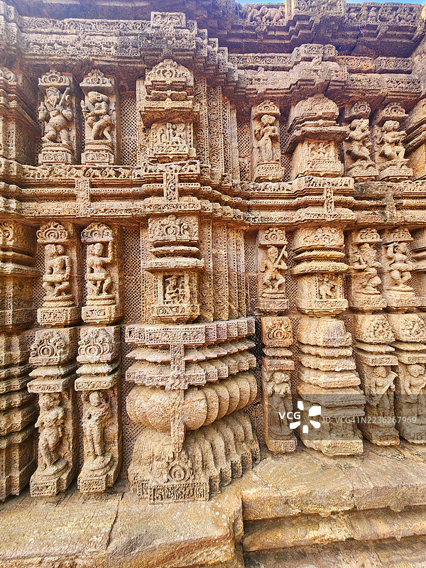 印度奥里萨邦科纳克太阳神庙的石头雕塑图片素材