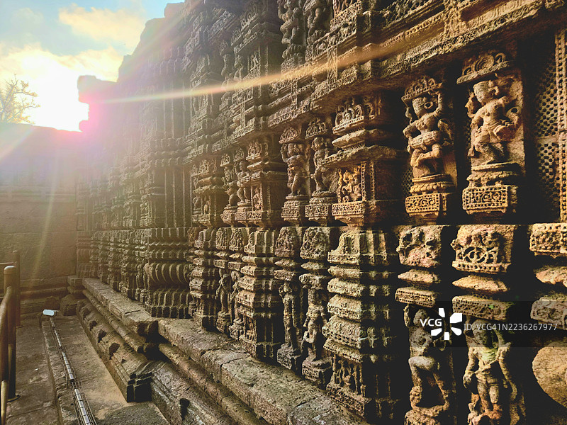 印度奥里萨邦科纳克太阳神庙中的迷你人偶图片素材