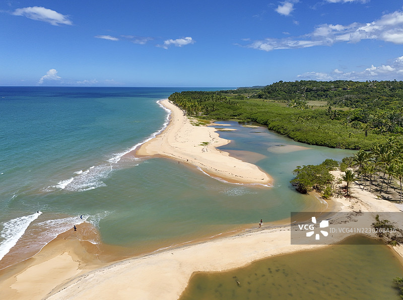巴伊亚州特朗科索的巴拉河海滩图片素材