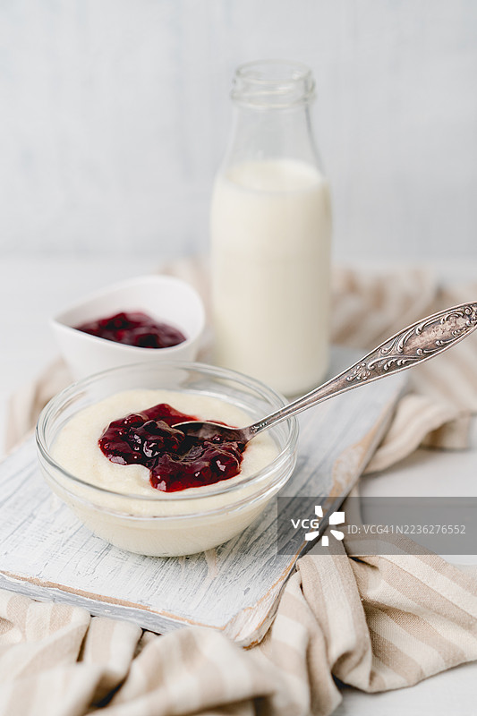 樱桃果酱奶米饭图片素材