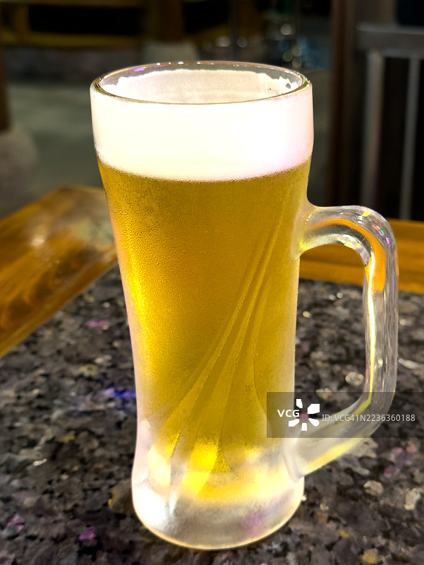 一杯冰镇啤酒图片素材