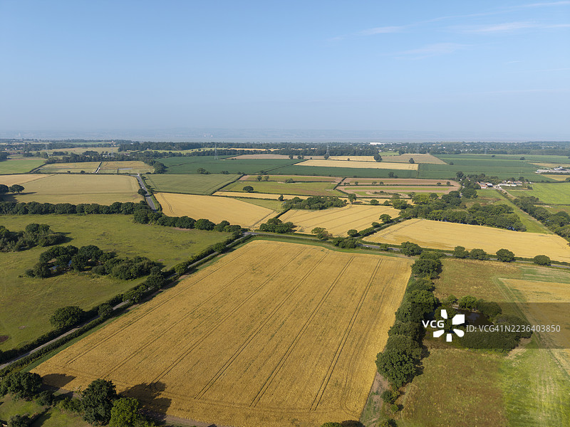 夏季英格兰农田的俯视图图片素材