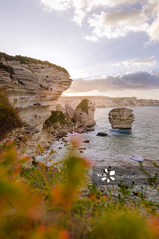 科西嘉南部戏剧性的海岸线图片素材