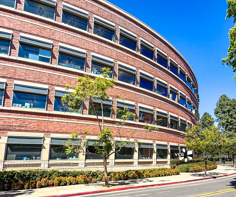 洛杉矶加州大学洛杉矶分校校园内的生物医学科学研究大楼图片素材