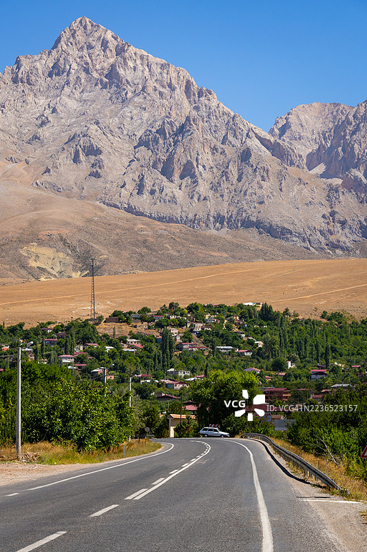 土耳其Çamardı省的阿拉达山脉图片素材