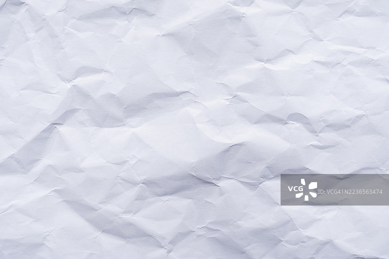 从一张白纸开始。从零开始。为新的创意想法留出空间。揉皱的白纸纹理。创新的商业想法。纸张纹理背景。纹理纸。空白的纸张。图片素材