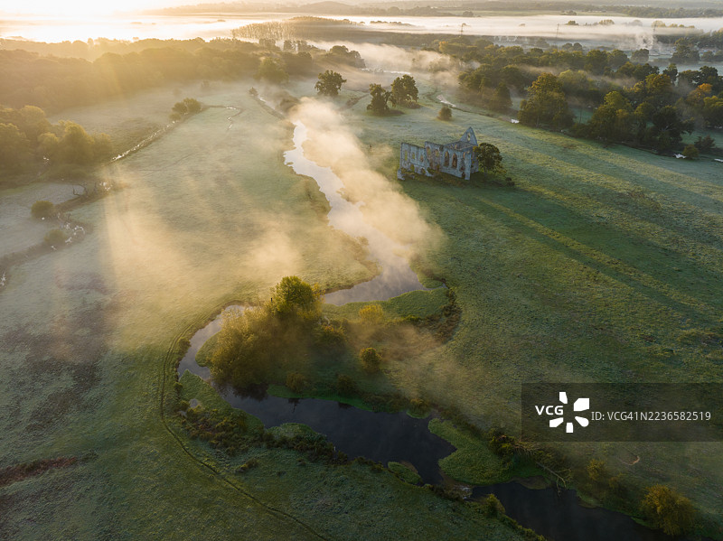 日出时纽瓦克修道院的遗址图片素材