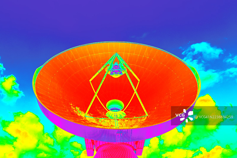 大型抛物面天线红外热成像图片素材