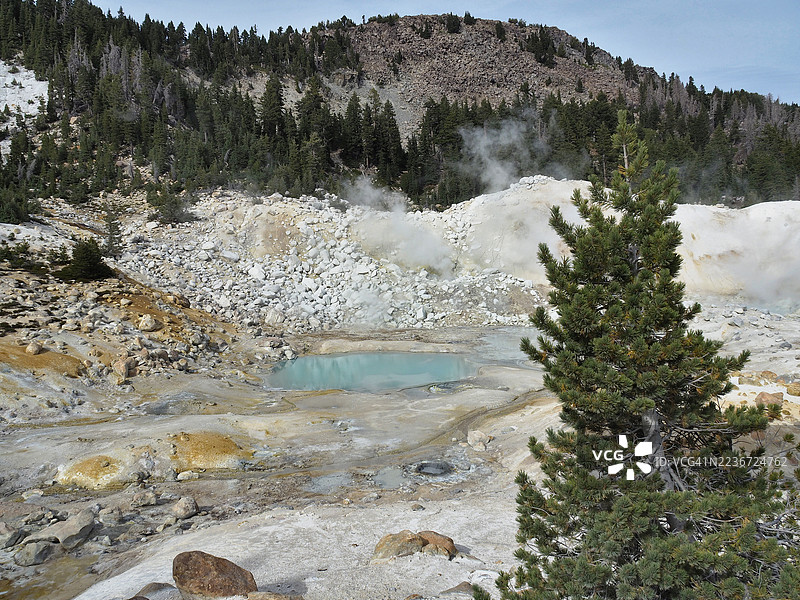 拉森火山国家公园的班帕斯地狱热泉区图片素材