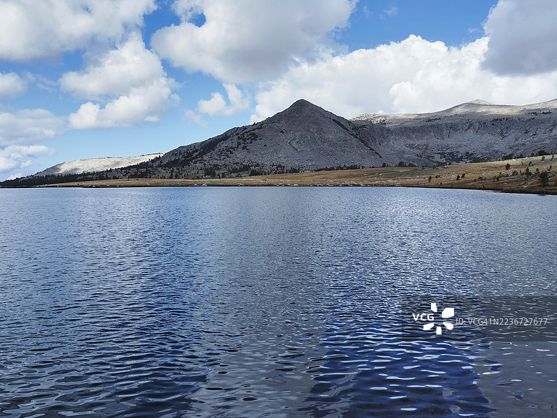 优胜美地国家公园的下盖勒湖景观图片素材