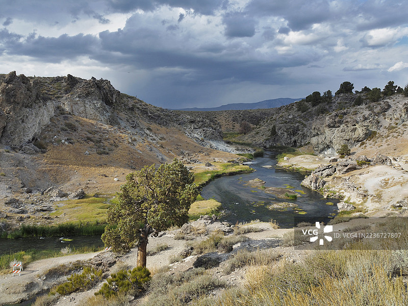 加利福尼亚州热溪地质遗址的高角度视图图片素材