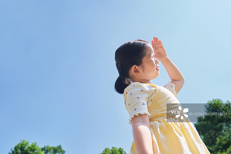 女孩，儿童，热浪，夏天，皱眉图片素材