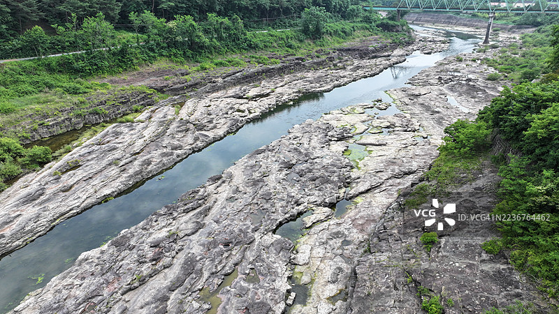 韩国庆尚南道晋州内洞面于须里白垩纪恐龙化石层自然纪念物图片素材