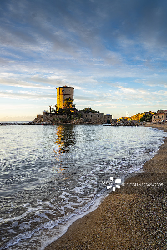 托斯卡纳，吉尔吉奥岛，吉尔吉奥坎佩塞海滩日落时分图片素材