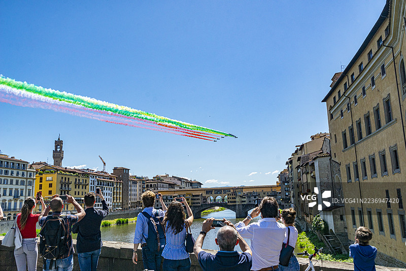 佛罗伦萨，三色箭飞行表演图片素材