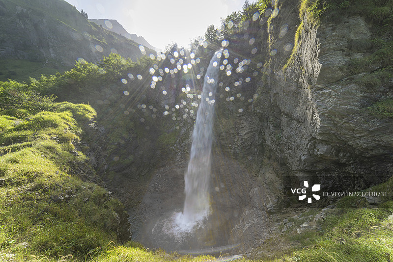 施图伊本瀑布,位于德国巴伐利亚州阿尔高州阿尔高阿尔卑斯山奥伊塔尔谷附近的瀑布。图片素材