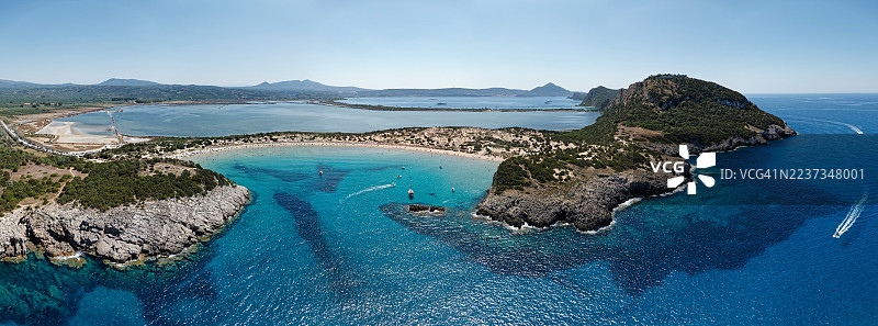 无人机视角下的沃伊多基利亚海滩图片素材