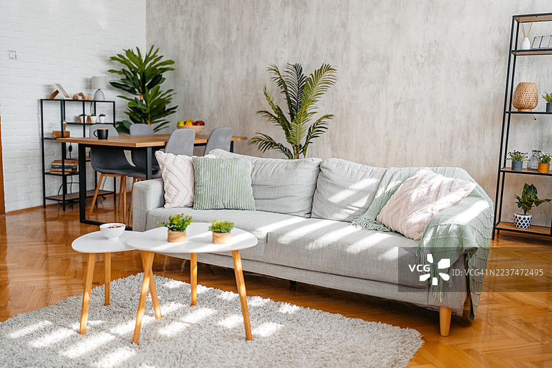 一个空旷的现代客厅图片素材